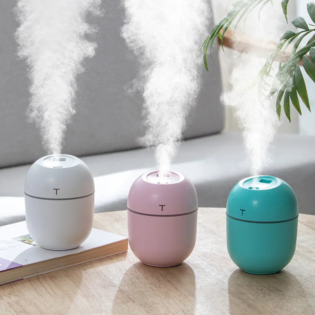 220ML Portable Mini Air Humidifier & Aroma Diffuser with Ultrasonic Mist and LED Night Light  مرطب هواء صغير محمول بسعة 220 مل مع ضباب فائق النعومة وإضاءة LED