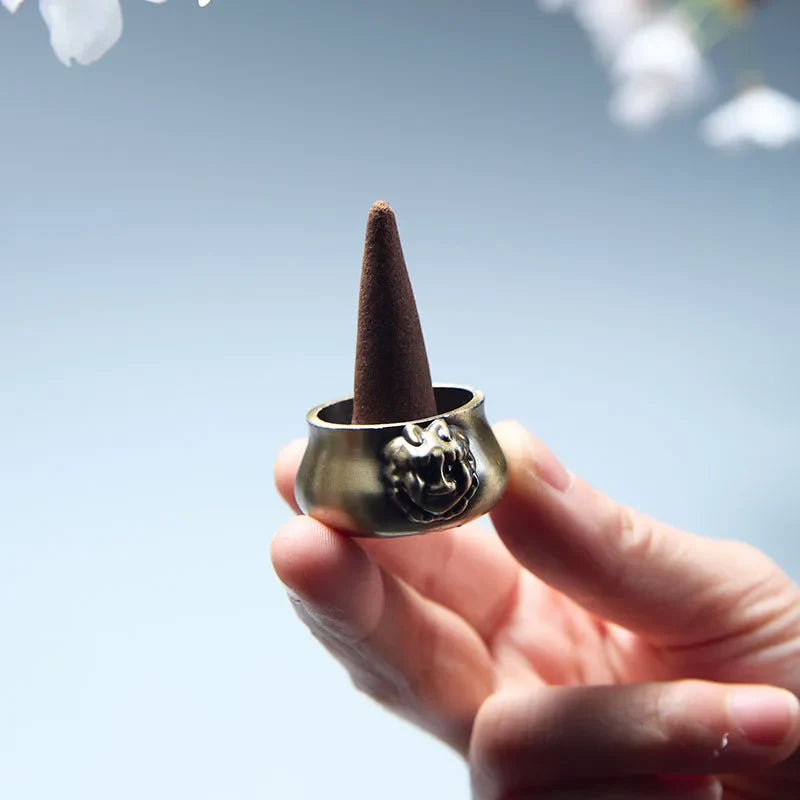 Premium Indian incense cones – 6 luxurious scents

Incense cones for meditation, relaxation, and home fragrance

White Musk, Vanilla, Sandalwood, Lavender, Jasmine, Patchouli incense cones